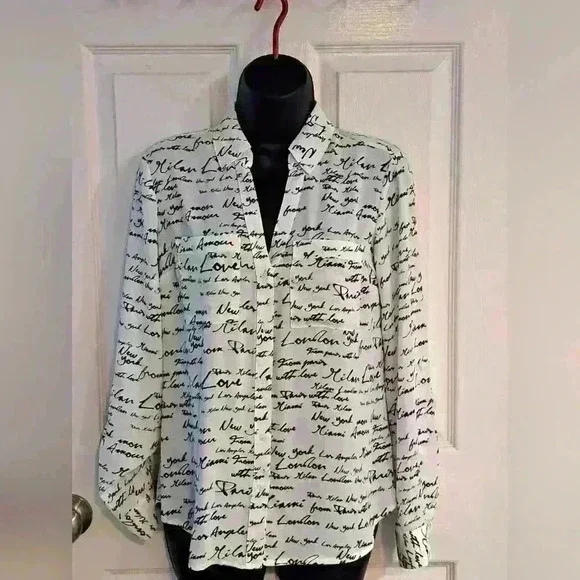 Candie's Black and White Bouse Sz XS - Picture 11 of 11